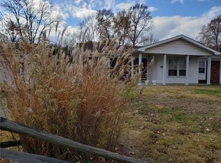 2513 Cypress Dr, Saint Charles, MO 63301
