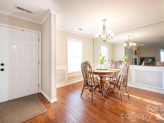 3rd image of 21179 Cold Spring Ln