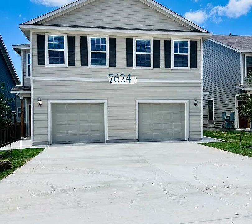 7624 Magnolia Vlg #102