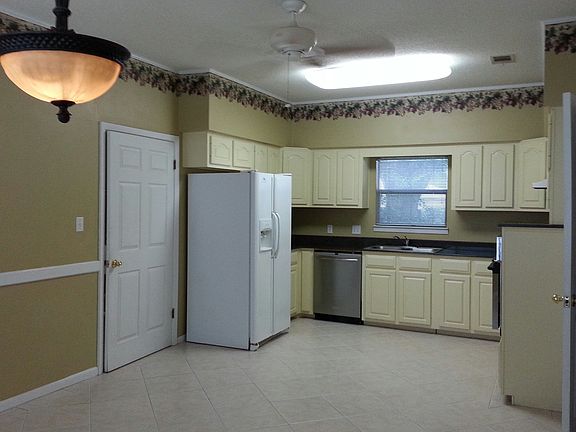 5th image of 905A Cloverdale Ct
