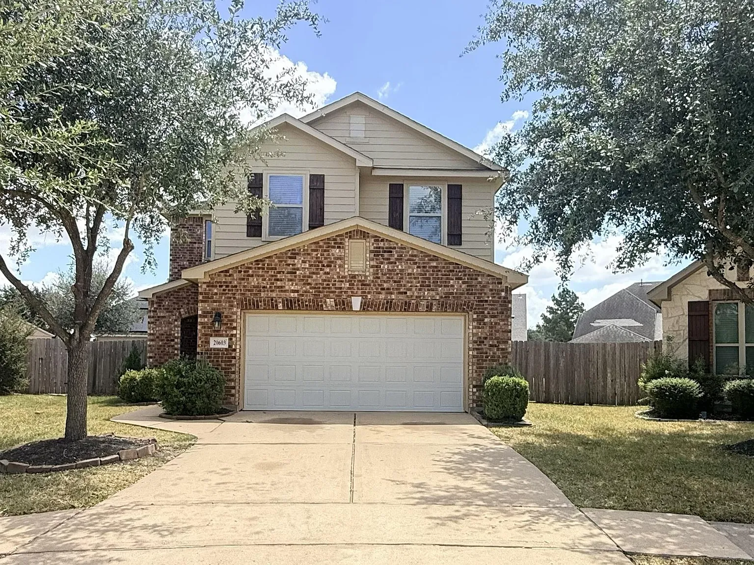3 bed, 2.5 bath, 2086 sqft, $2,500 — Photo 1