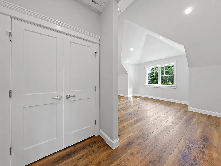 389 Spring Ave #C — Photo 8