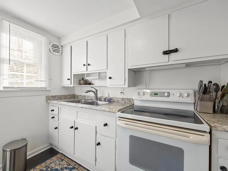 1030 Nichols Dr — Photo 13