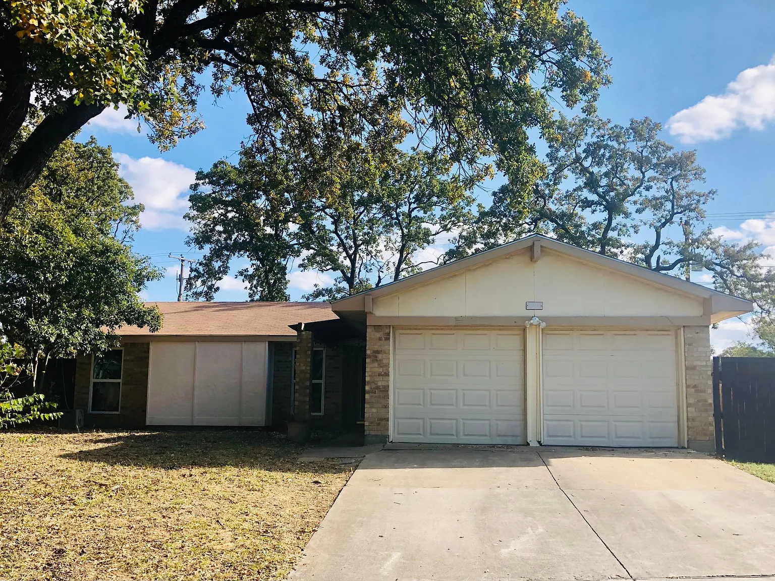 3 bed, 1344 sqft, $2,000 — Photo 1