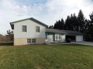 148 Debby Ln, Colgate, WI 53017