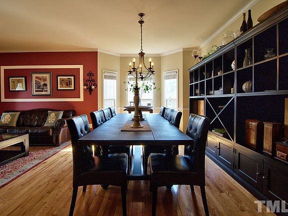 4th image of 3812 Stoneybrook Dr