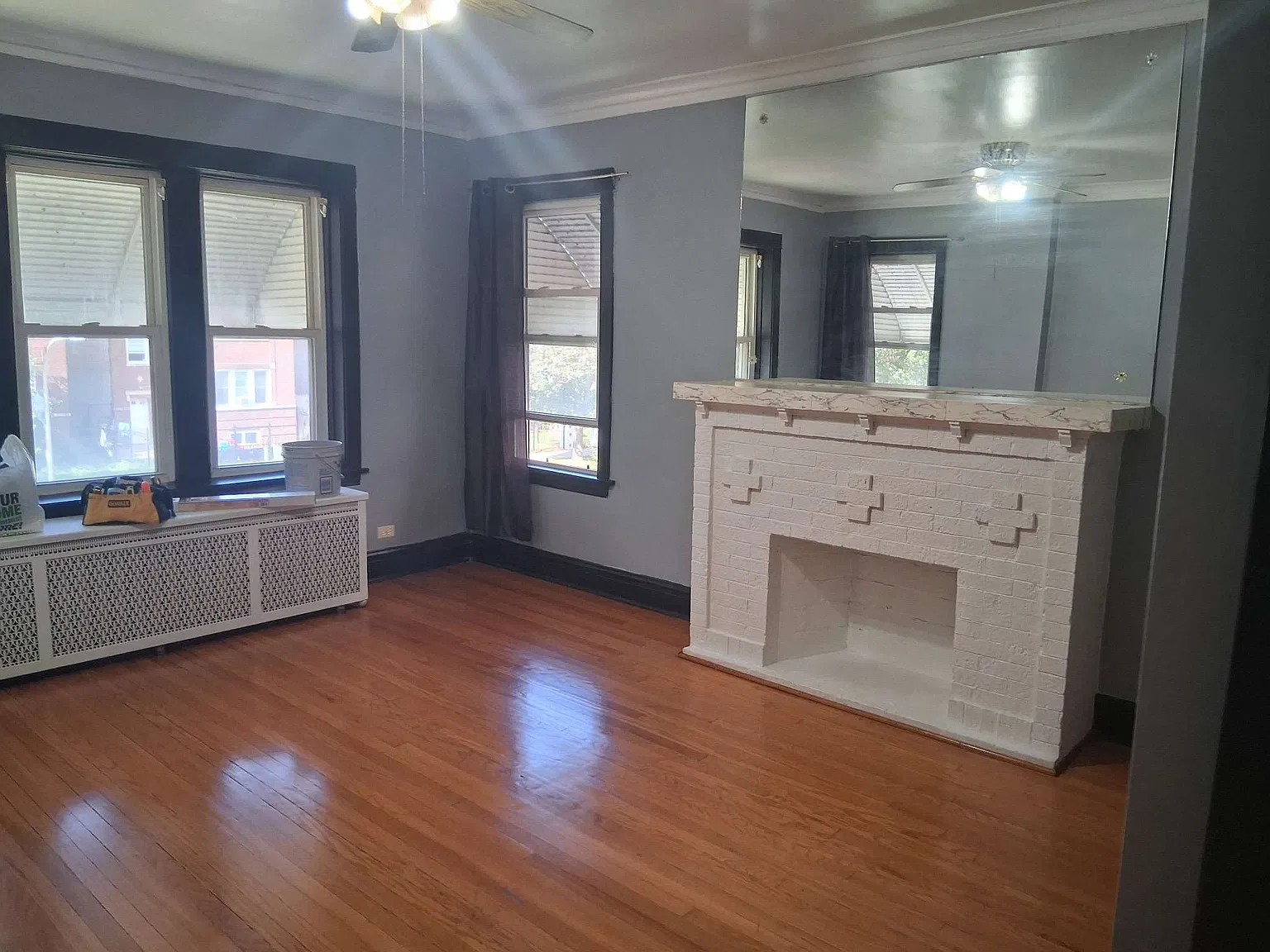 2 bed, 900 sqft, $1,600 — Photo 2