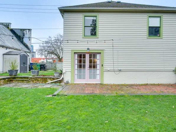 946 N 90th St #B, Seattle, WA 98103