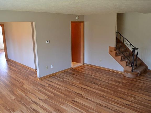 3rd image of 7560 Hollycroft Ln APT 1C