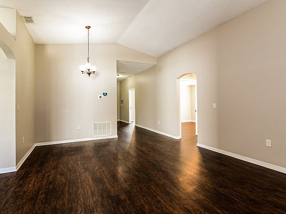 5th image of 103 Aurelia Ct