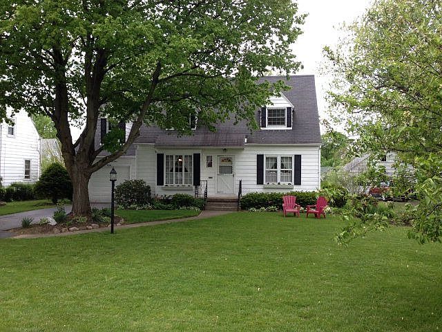 1st image of 704 Fairview Ave