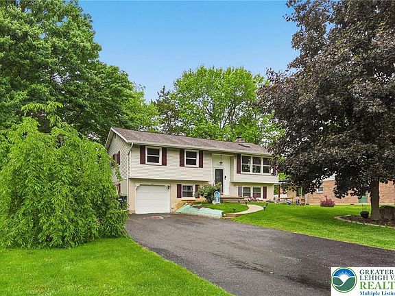 4th image of 3635 Stephen Crane Ln