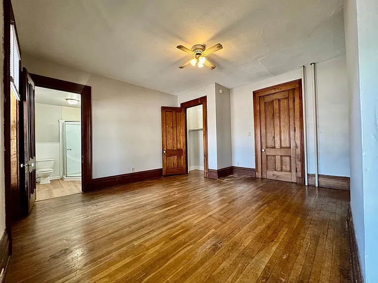 628 N Main St — Photo 8