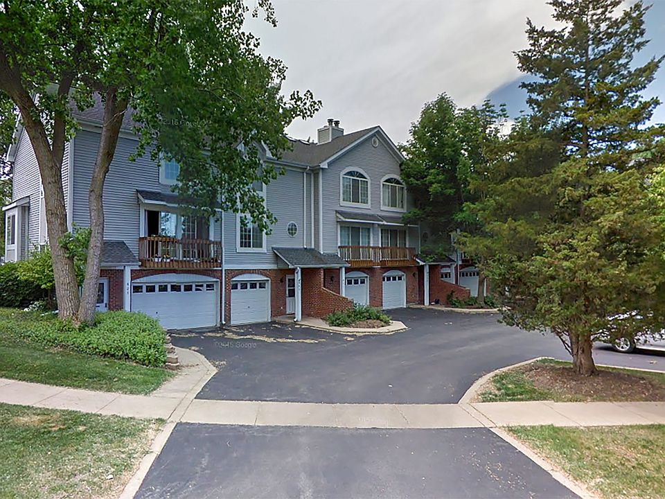 1st image of 833 W Saint Johns Pl