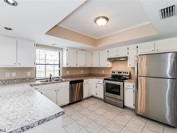 5th image of 3411 SW 6th Pl