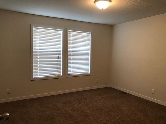 4th image of 225 Pebble Creek Dr #281