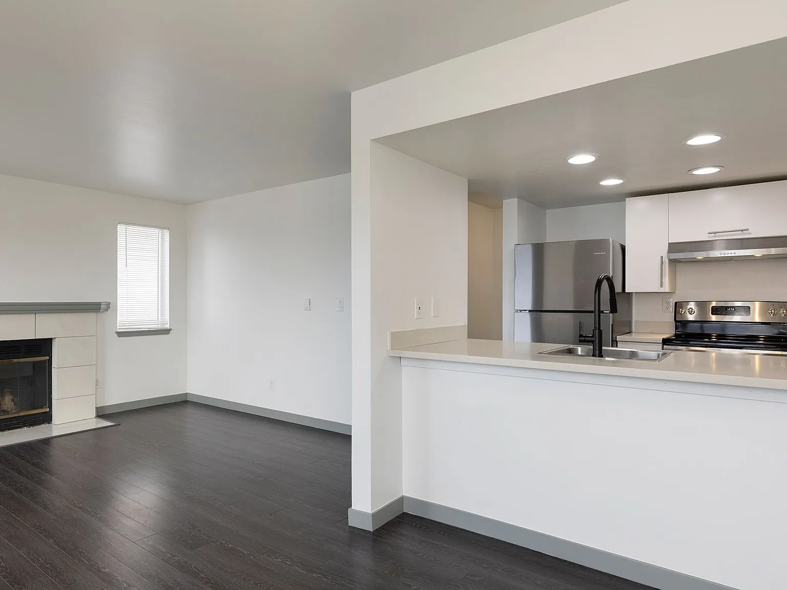 Seattle View Apartments — Photo 3
