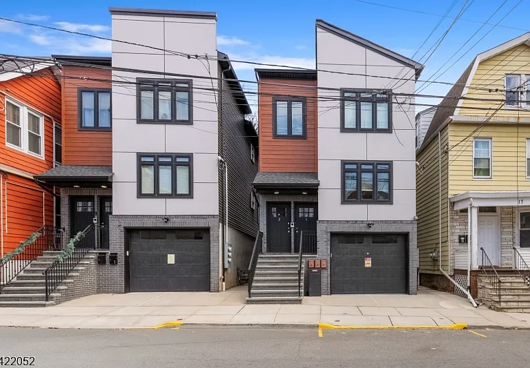 19 Shaw Ave #1 — Photo 1