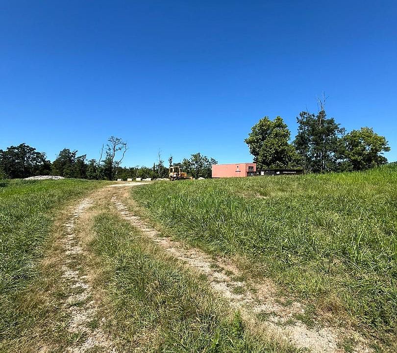 1st image of Dogwood Rd