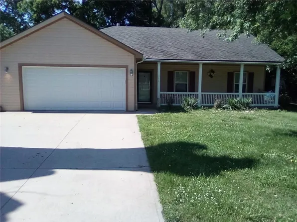 116 E Kansas Ave, Lansing, KS 66043