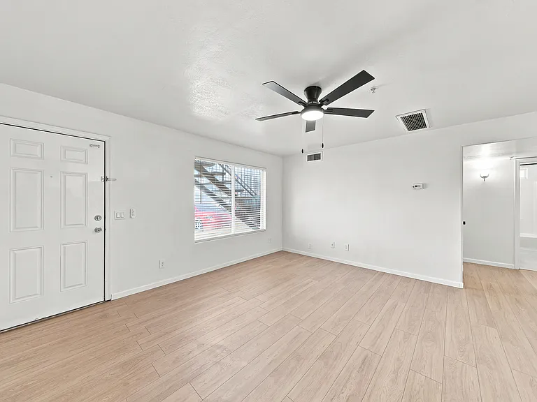 2324 W Lone Cactus Dr #11 — Photo 9