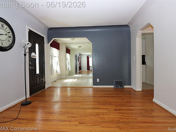 5th image of 4011 Mildred St