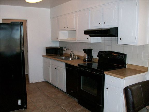2nd image of 429 Chermont Dr