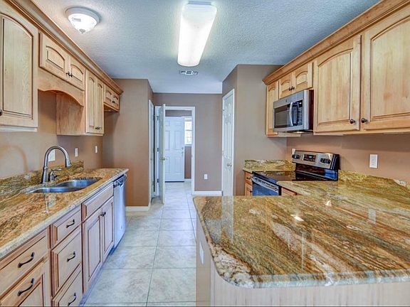 5th image of 5124 Aqua Vista Dr