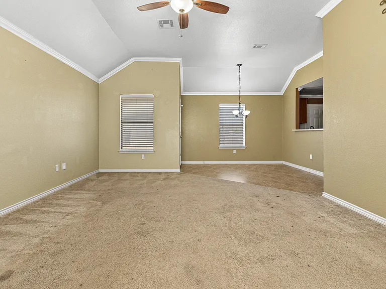 2504 Saulsbury Dr — Photo 2