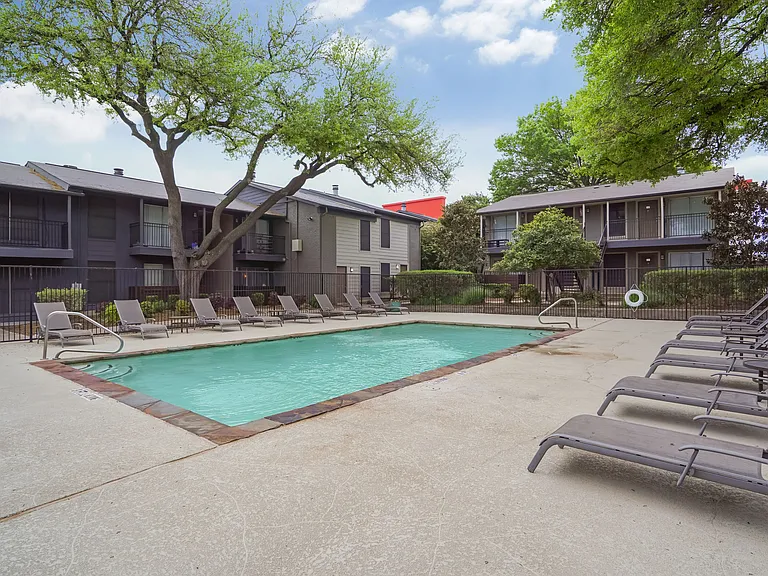 Hadley at Bellmar — Photo 11