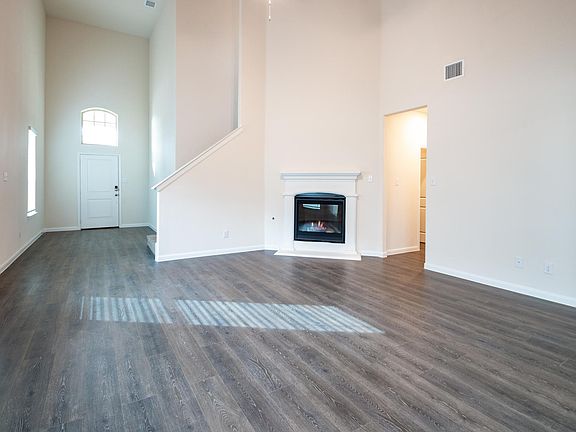 2nd image of 3951 Oak Creek Cir