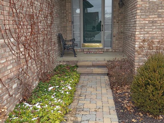 2nd image of 859 Wellington Ct