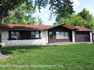 425 Warner Park Rd, Manhattan, KS 66503