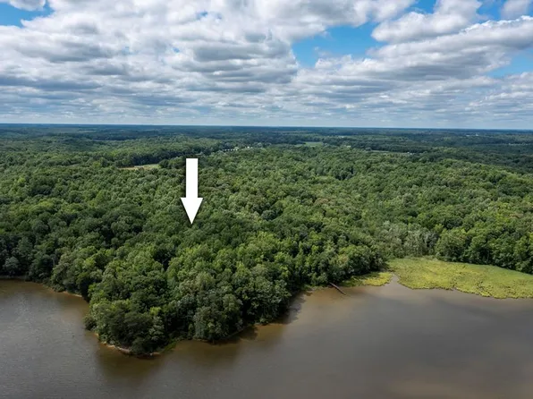 19 Old Prospect Lndg, Montross, VA 22520