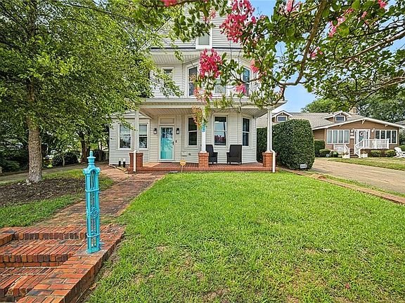 3rd image of 209 Chesapeake Ave