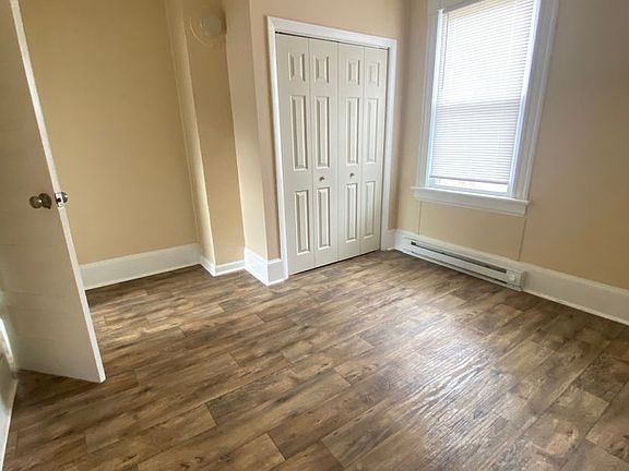 2nd image of 119 18th St SE