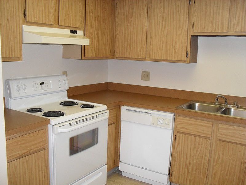 2nd image of 2048 Park Run Dr APT D