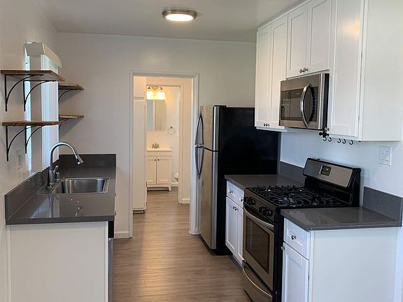 5th image of 11823 Truro Ave