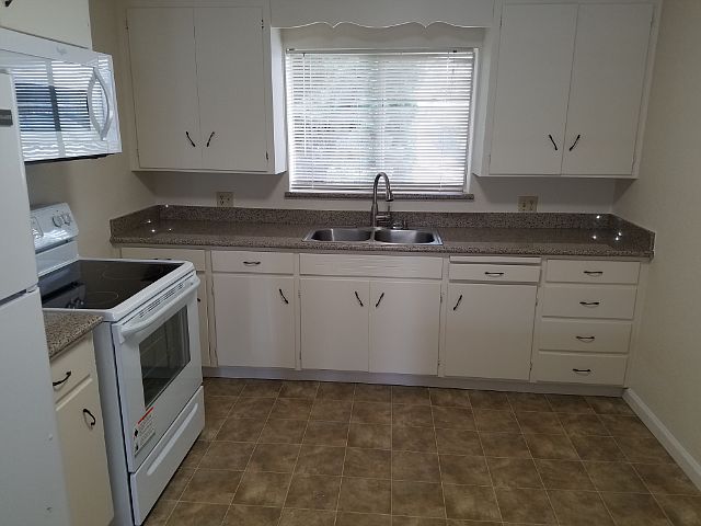 1st image of 225 W Eaton Ave APT 21