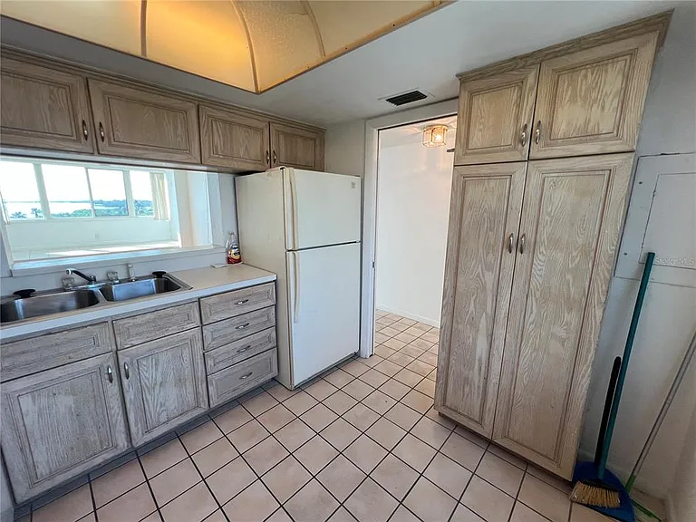 2616 Cove Cay Dr #701 — Photo 6