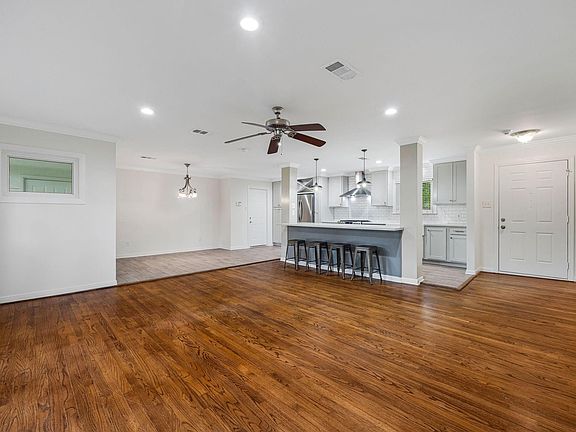 5th image of 6205 Darnell St