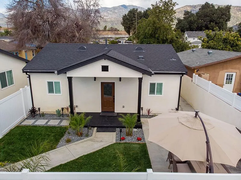 2 bed, 1.0 bath, $3,185 — Photo 3