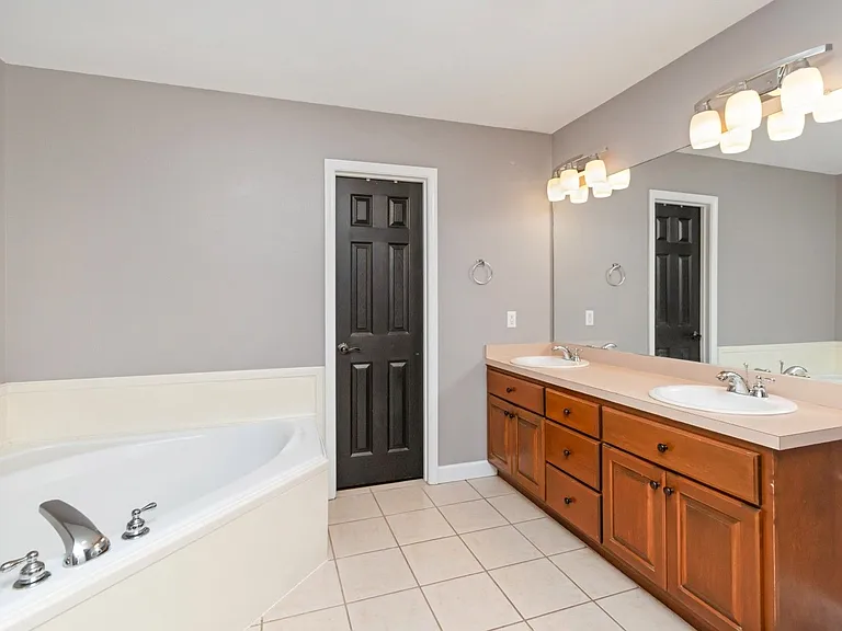 7130 Haleys Way — Photo 15