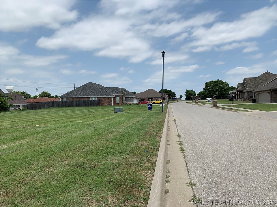 1st image of 207 Beecher Ln