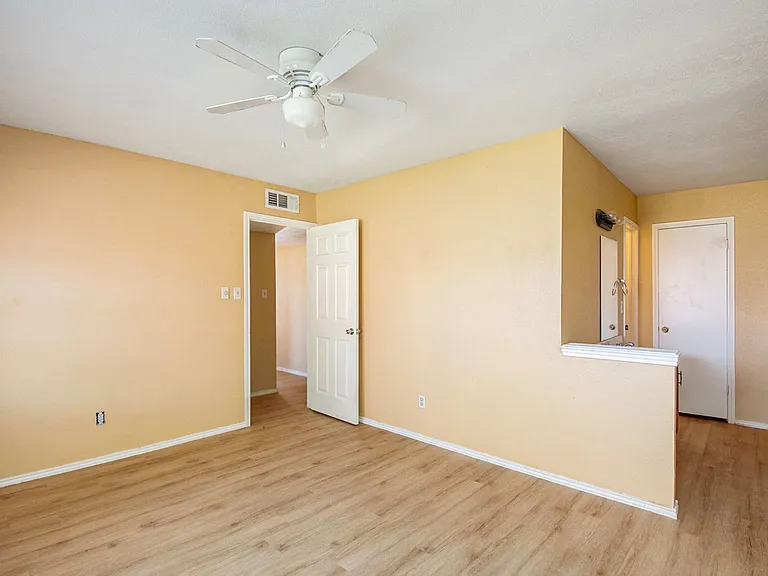6600 Brookhaven Ct — Photo 12