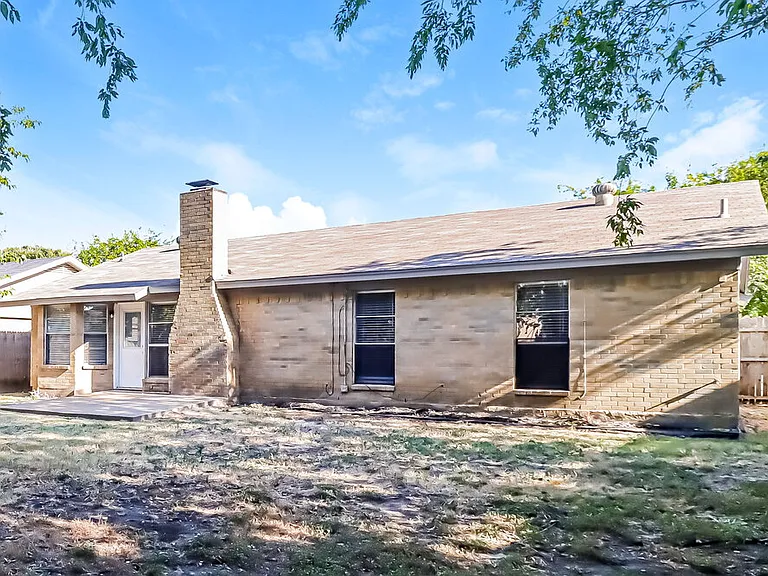 2821 Lana Cir — Photo 16