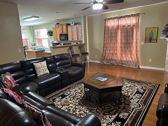 4th image of 3548 Willowdale Ln