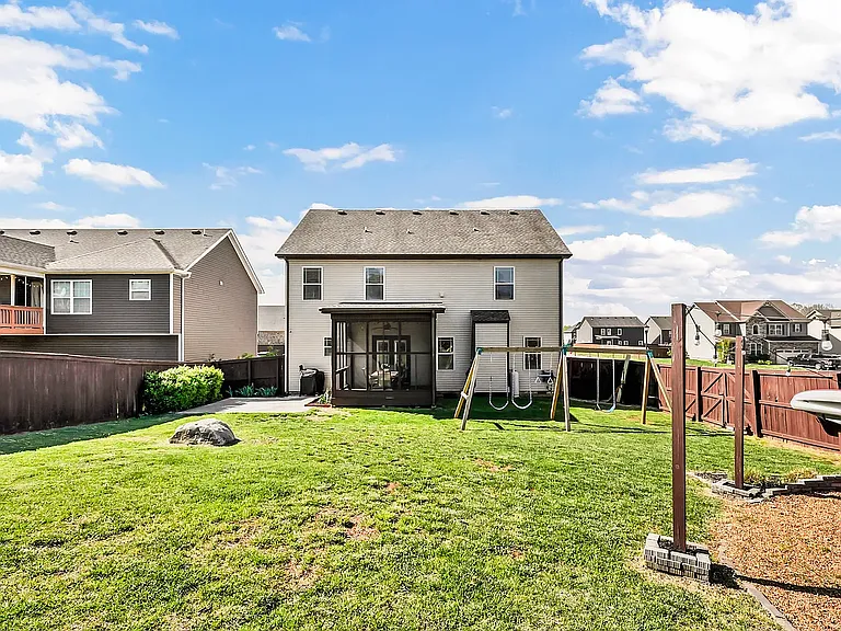 109 Easton Dr — Photo 36