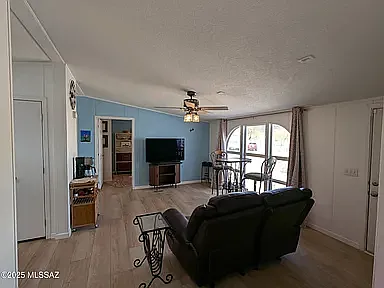 7845 W Dos Rotundo — Photo 2