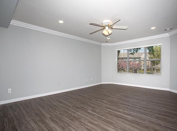4th image of 150 Secatogue Ave #8d7409b9a